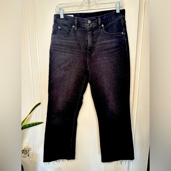 Gap Kick Flare High Rise Raw Hem Ankle Crop Jeans in Washed Black Size 28 petite